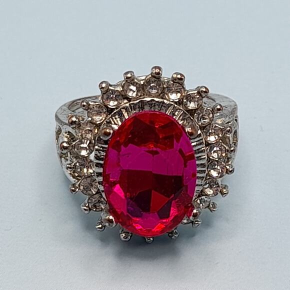 Vintage Pink Glass Cocktail Ring, Size 6.25, Clear Rhinestones, Silver Tone - Picture 5 of 10